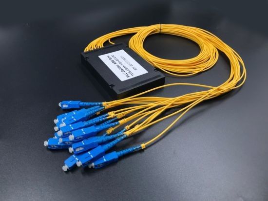 1 * 16 Way FTTH Fiber Optic PLC Splitter Paket Kotak ABS Untuk Peralatan Uji