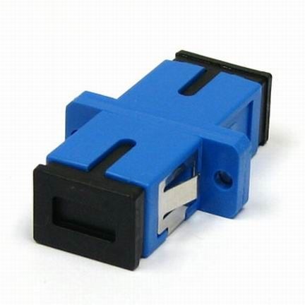 Single Mode Simplex Fiber Optic Adapter SC / UPC Dengan Flange Dan Tutup Debu Hitam