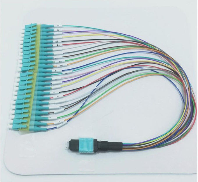 OM3 Kipas Keluar 12 Inti Kabel Serat Optik MPO Ke LC Dengan Panjang Rugi Kembali Yang Tinggi 0,9mm