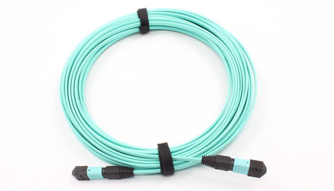 FC Ke MPO Patch Cord Single Mode Splitter Rugi Penyisipan Rendah Warna Biru