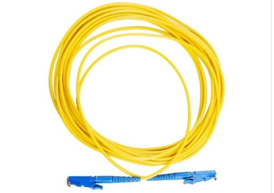 Kuning E2000 UPC Fiber Optic Patch Cord Desain Khusus Untuk Jaringan FTTX pemasok