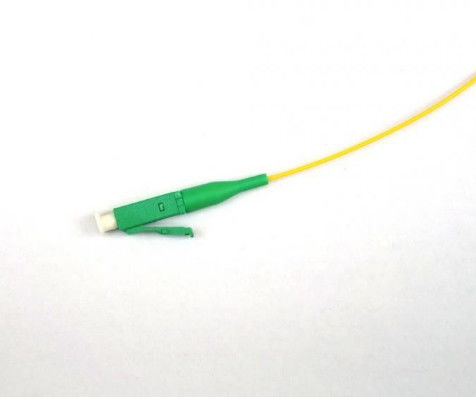 G652D LC APC Pigtail Serat Optik, Kabel Patch Serat Optik 2 mm Kehilangan Penyisipan Rendah pemasok