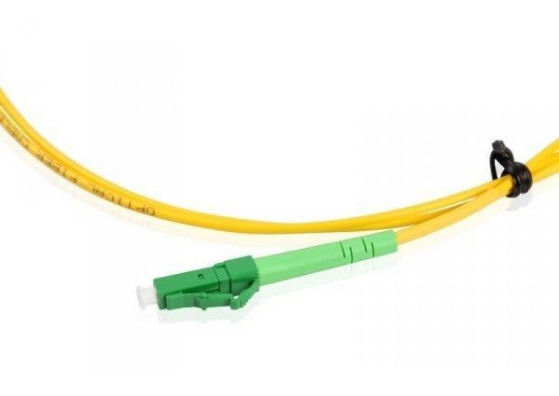 G652D LC APC Pigtail Serat Optik, Kabel Patch Serat Optik 2 mm Kehilangan Penyisipan Rendah pemasok